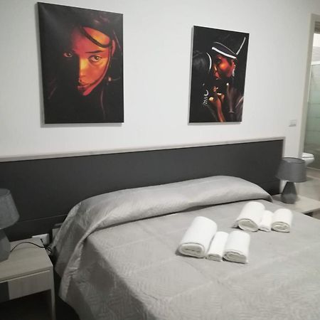 Bed and Breakfast Dimora Dell'Artista 2 Lecce Exterior foto